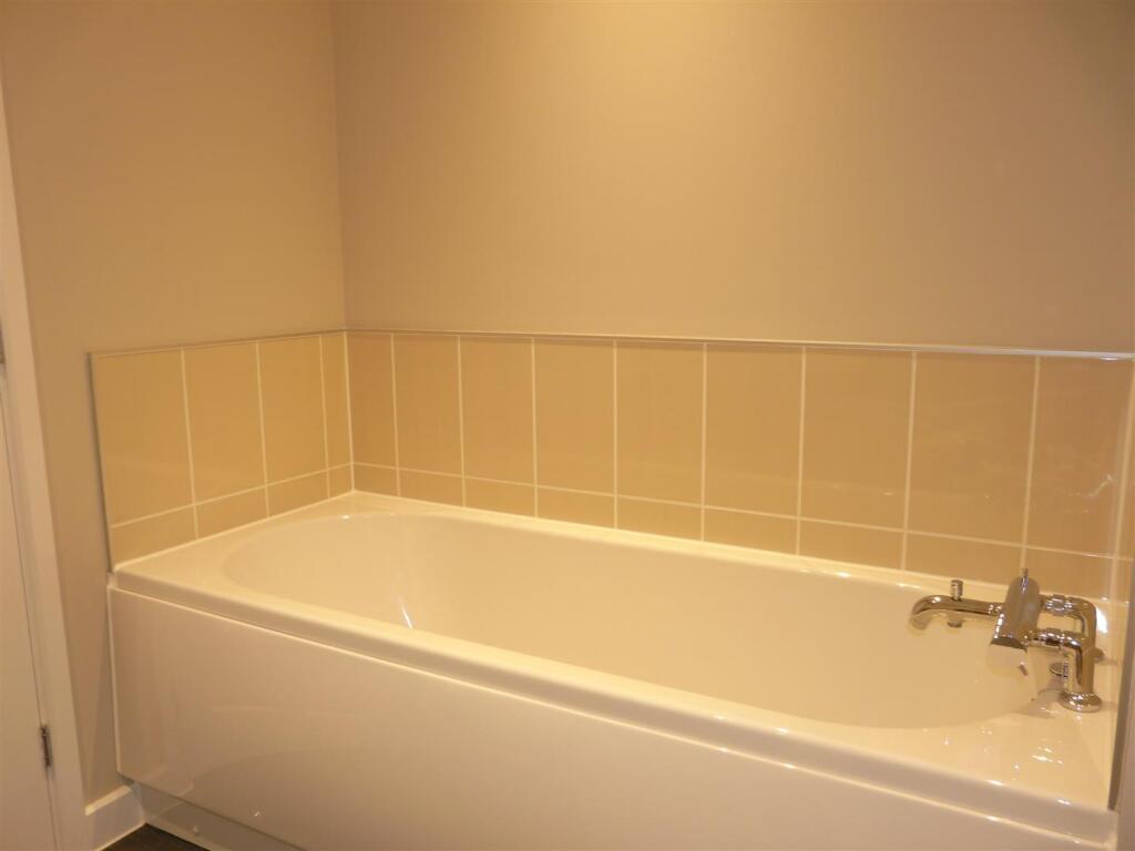 36 Thomas Place V2031.JPG