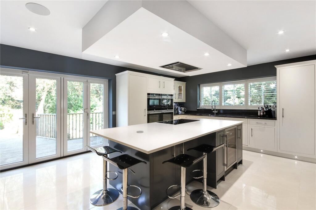 Kitchen/Breakfast Rm