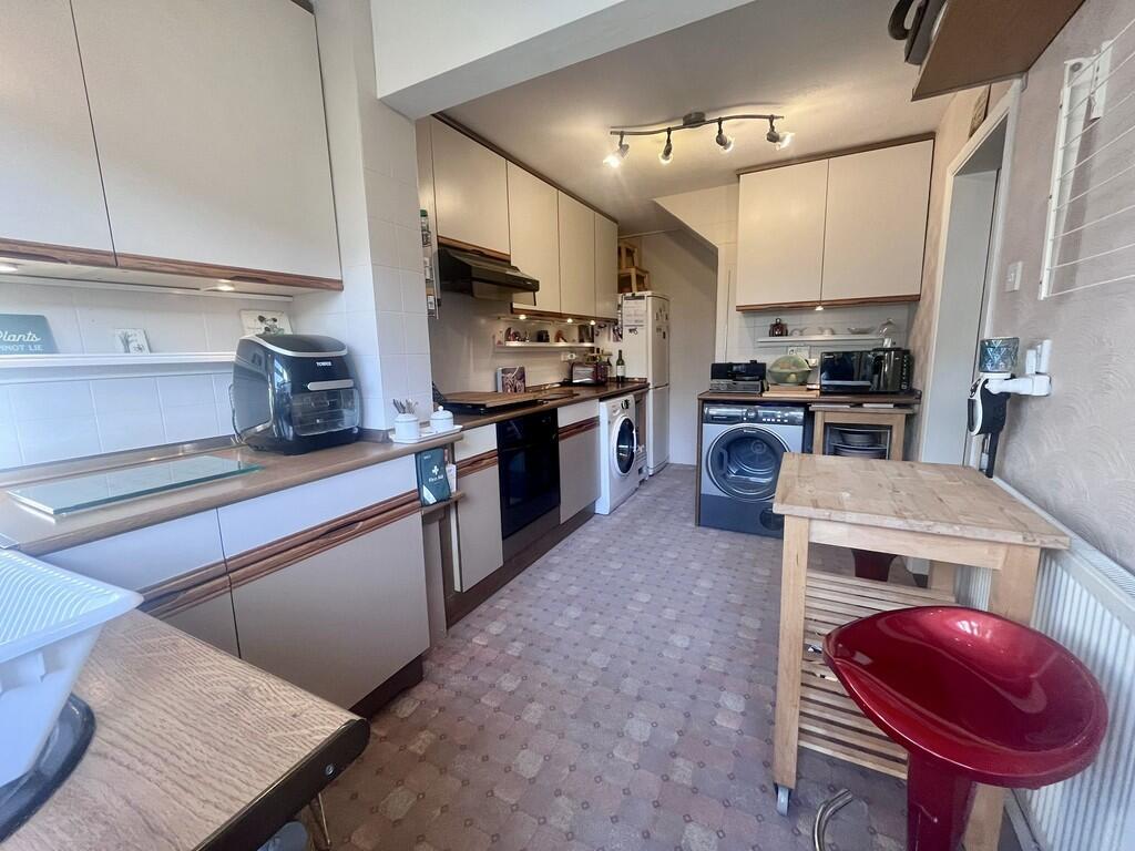 4ee532ea-6e73-484...