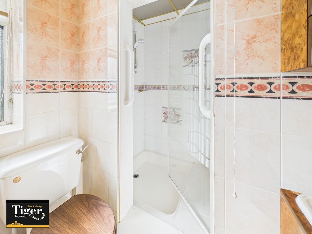 CAM02176G0-PR0558...