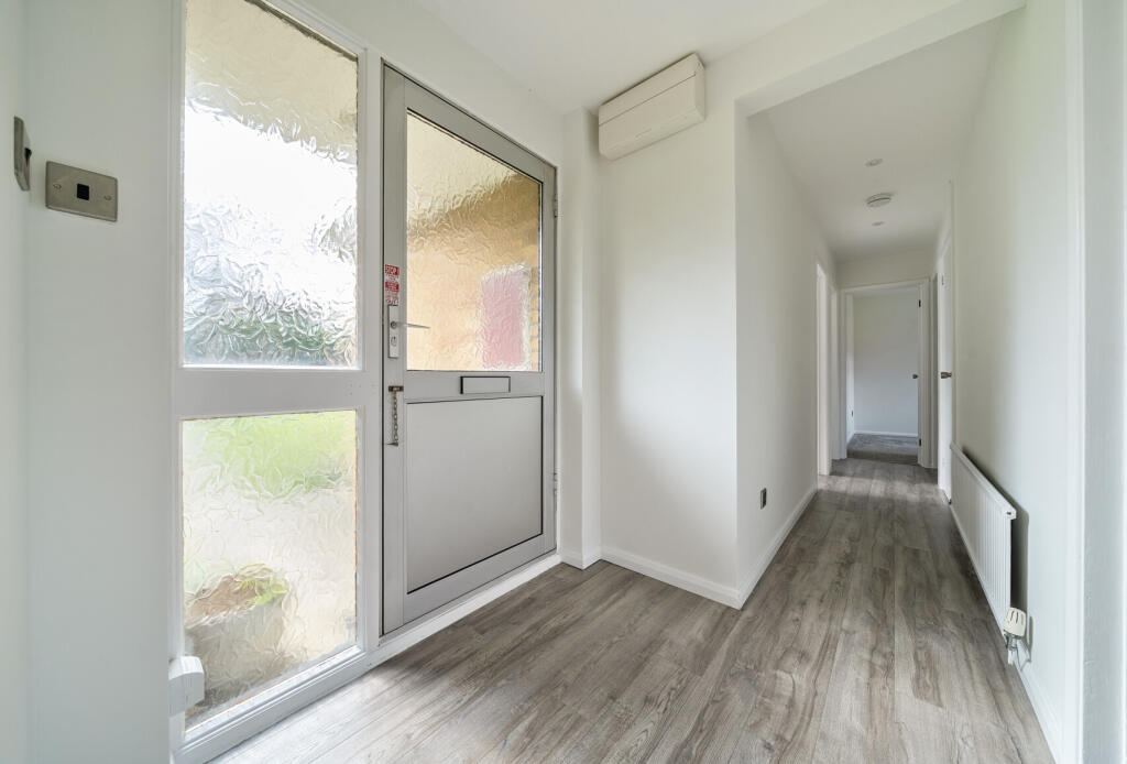 1357400-6-68d400b...