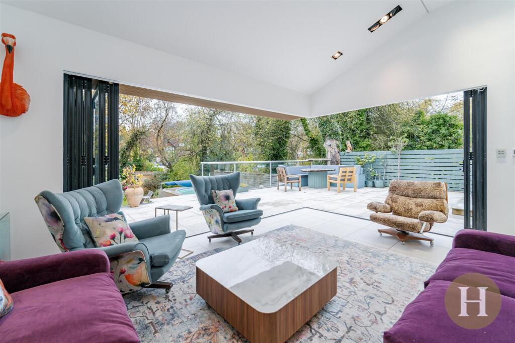 Hadleigh Estate Agents-58.jpg
