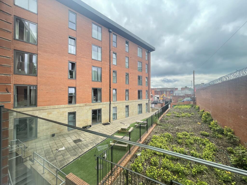 21 Leylands House4