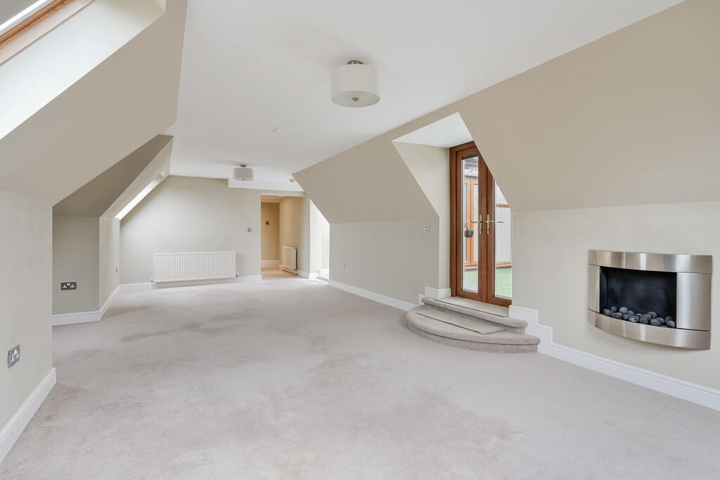 WONHAM PLACE, 8 (...