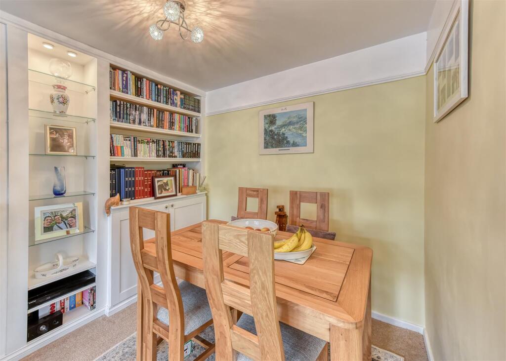 4 Oak Road-lounge3.jpg