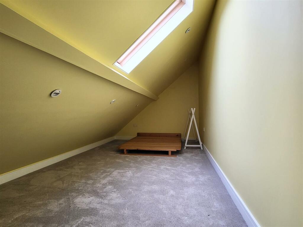 LOFT ROOM