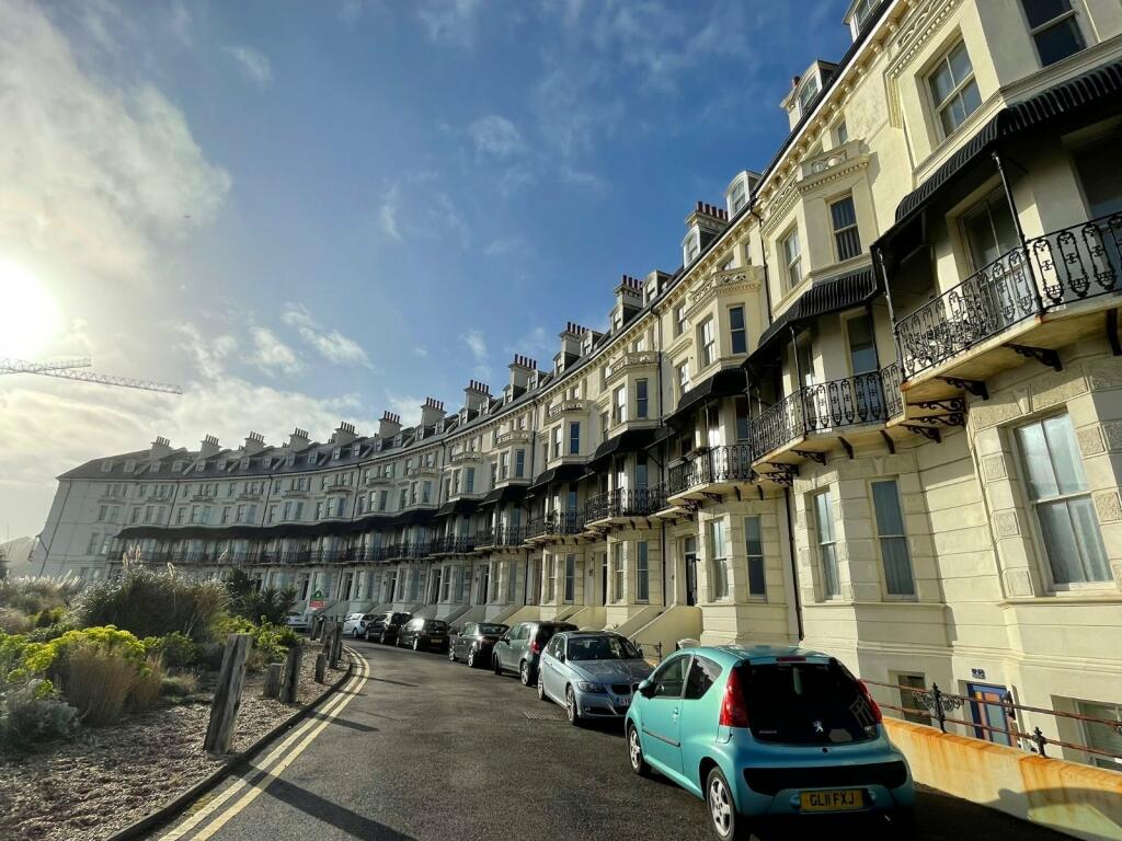 Marine Crescent