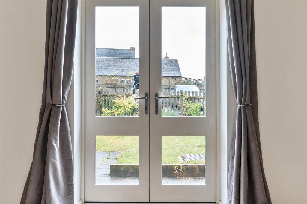 Gildene Cottage, 1 Canons Ashby Road, Moreton Pink