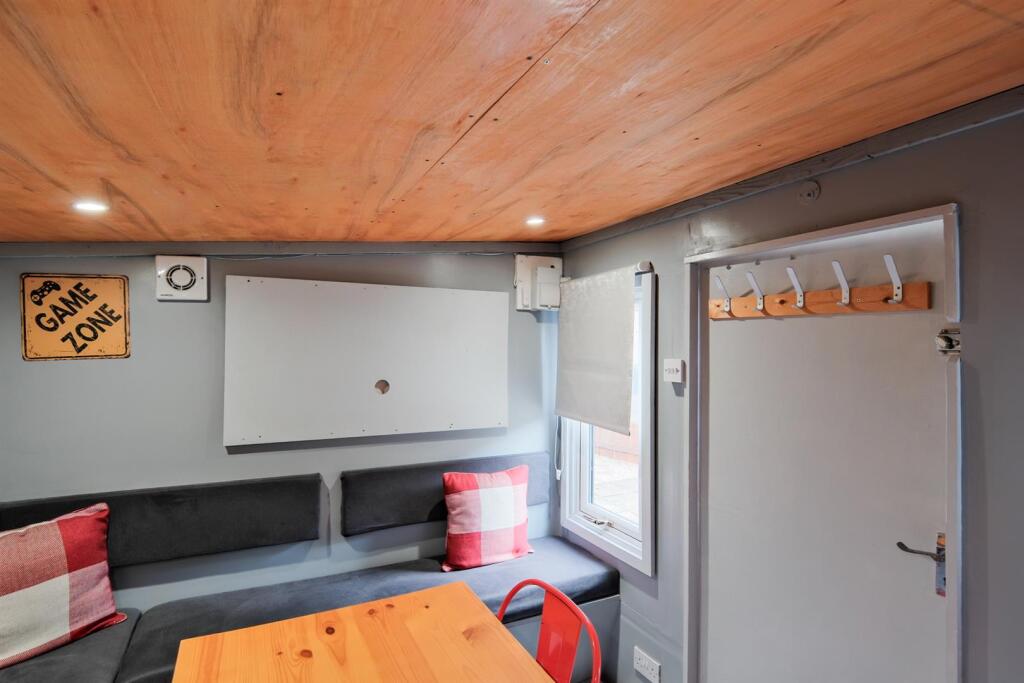 007-32 Meadowburn Road, Wishaw ML2 8LB.jpg