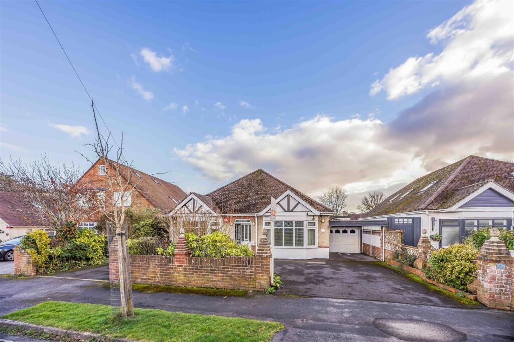 28 Warfield Crescent, Waterlooville-Small-PorticoM