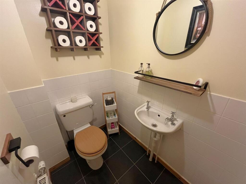 GUEST WC