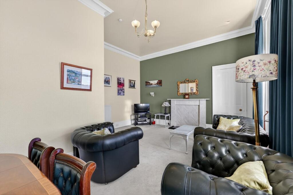 8 buchanan street, largs_26.jpg