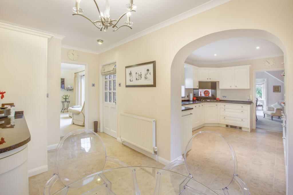 4 Gables Close, SL9 0PR (LOW RES)-16