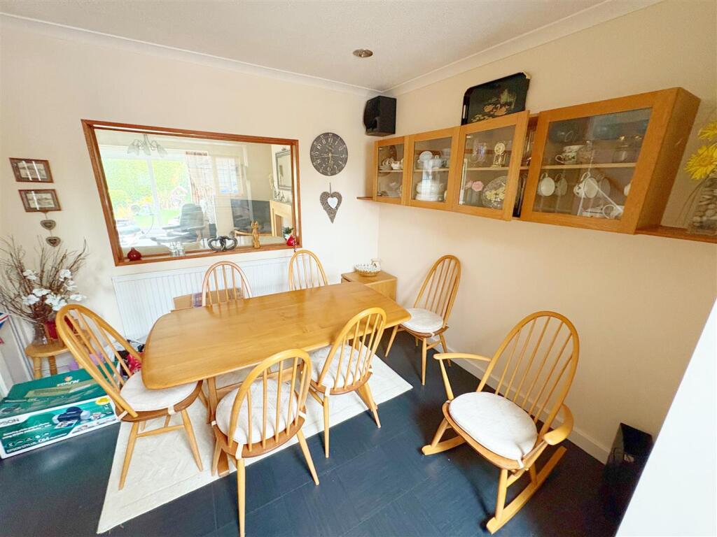 Dining area.jpg