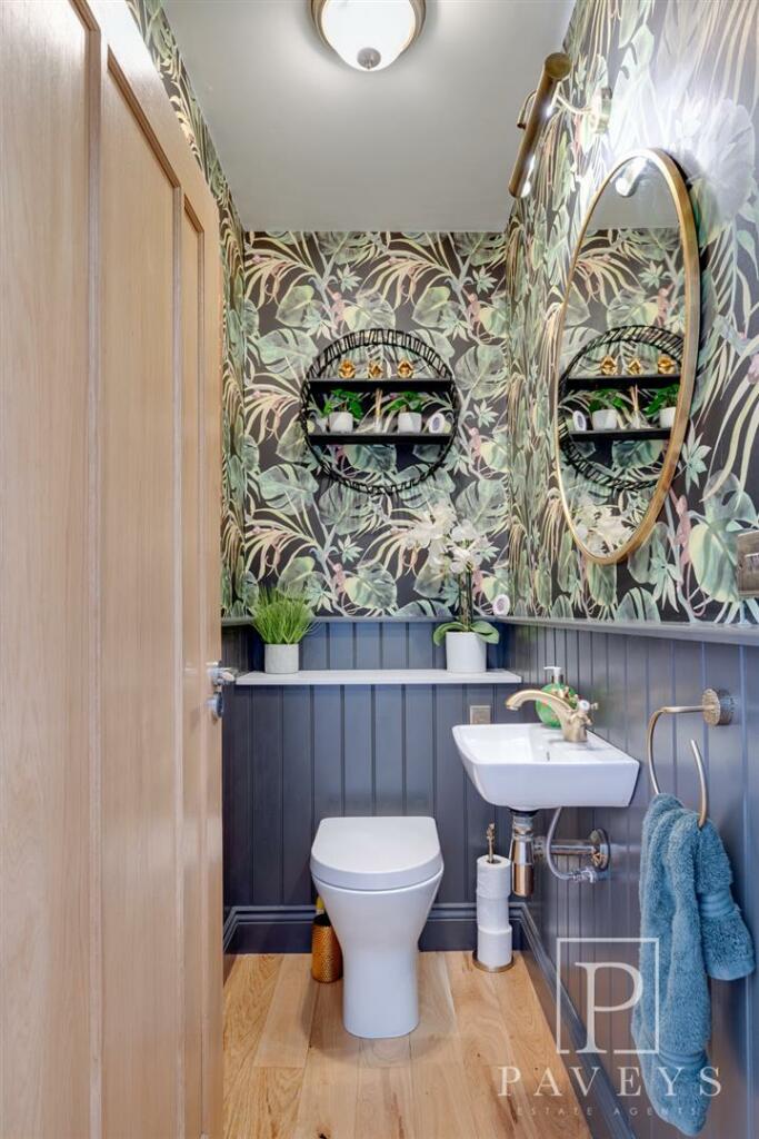 CLOAKROOM