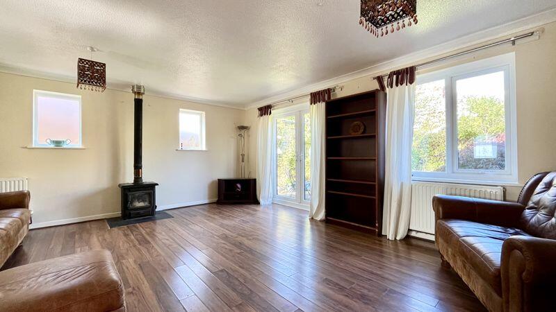 Sitting/Dining Room