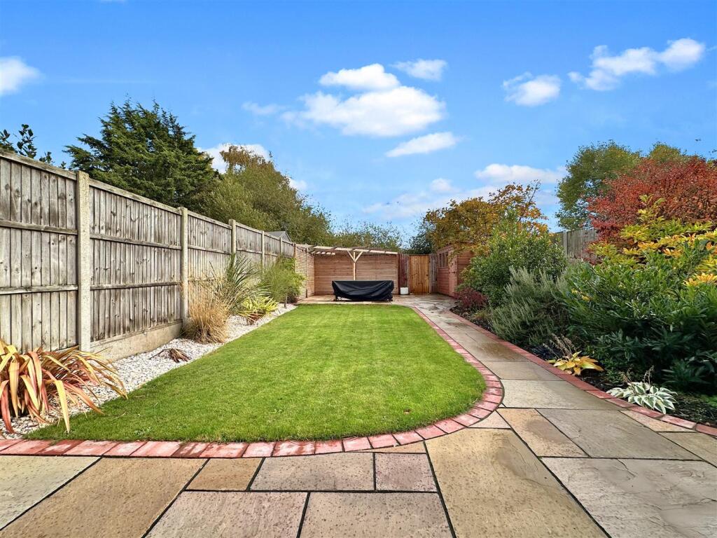 Lovely Private Garden 982