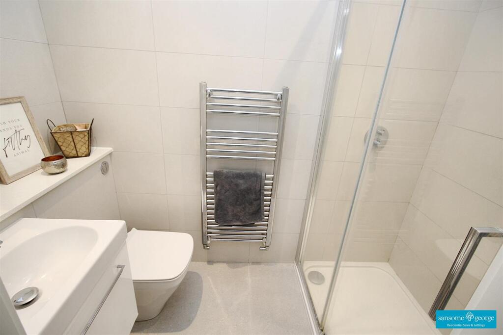 En Suite Shower Room Bedroom 2