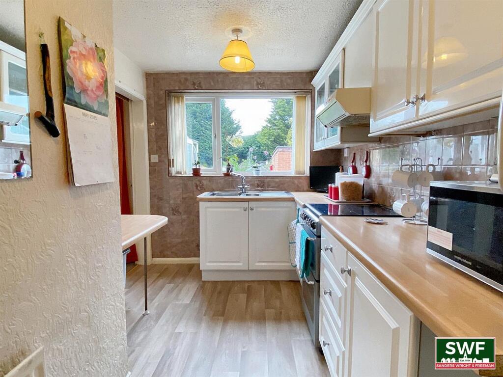 Kitchen1.jpg