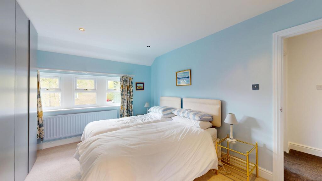 4-Old-Forge-Mews-04272025_154247