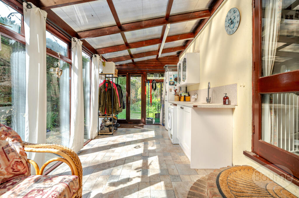 6746e1d6-6195-4f7...