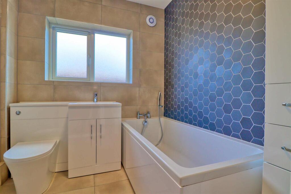 bath 1.jpg