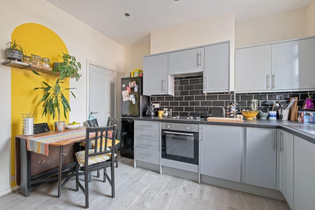 LOUNGE AND KITCHEN/DINER