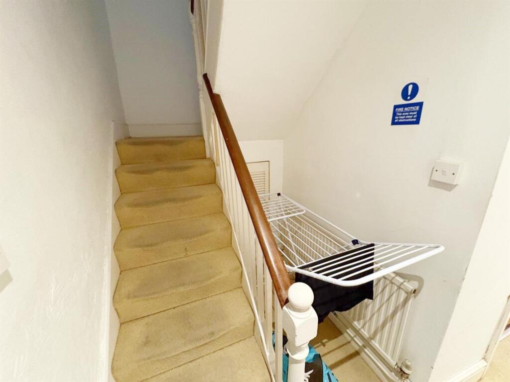 Stairs to basement.jpg