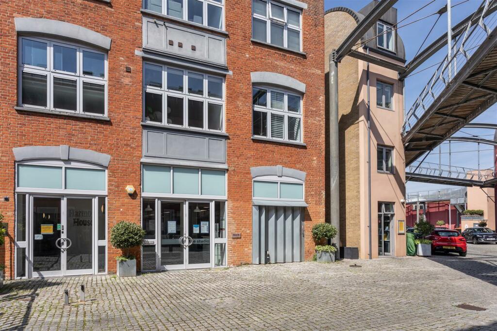 Flat 4, Harmony House, 2 Piano Lane-38.jpg