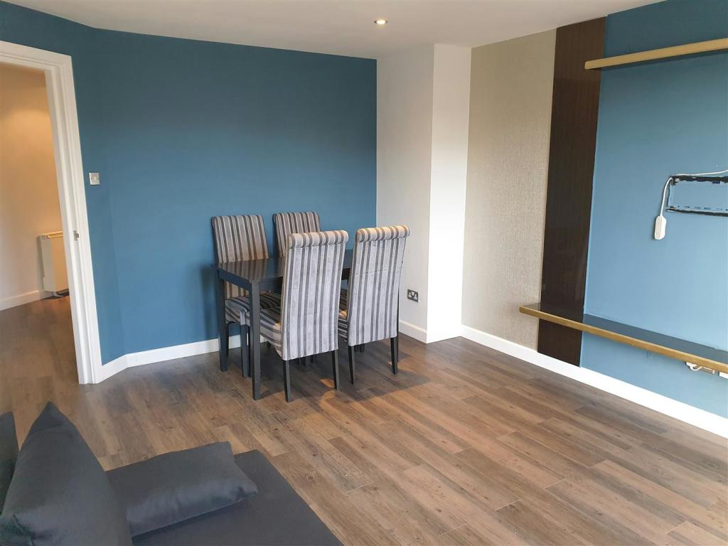 Lounge4.jpg
