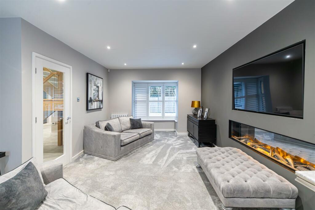C64I1613-Enhanced-NR_1.jpg