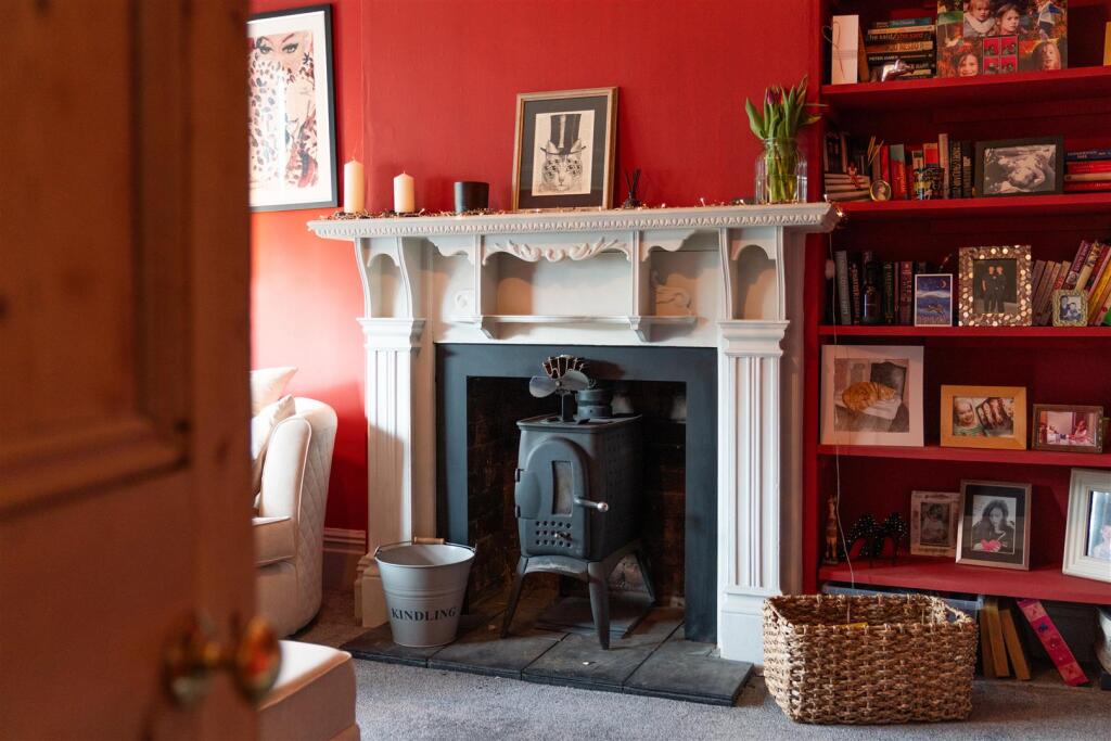 Living Room.jpg
