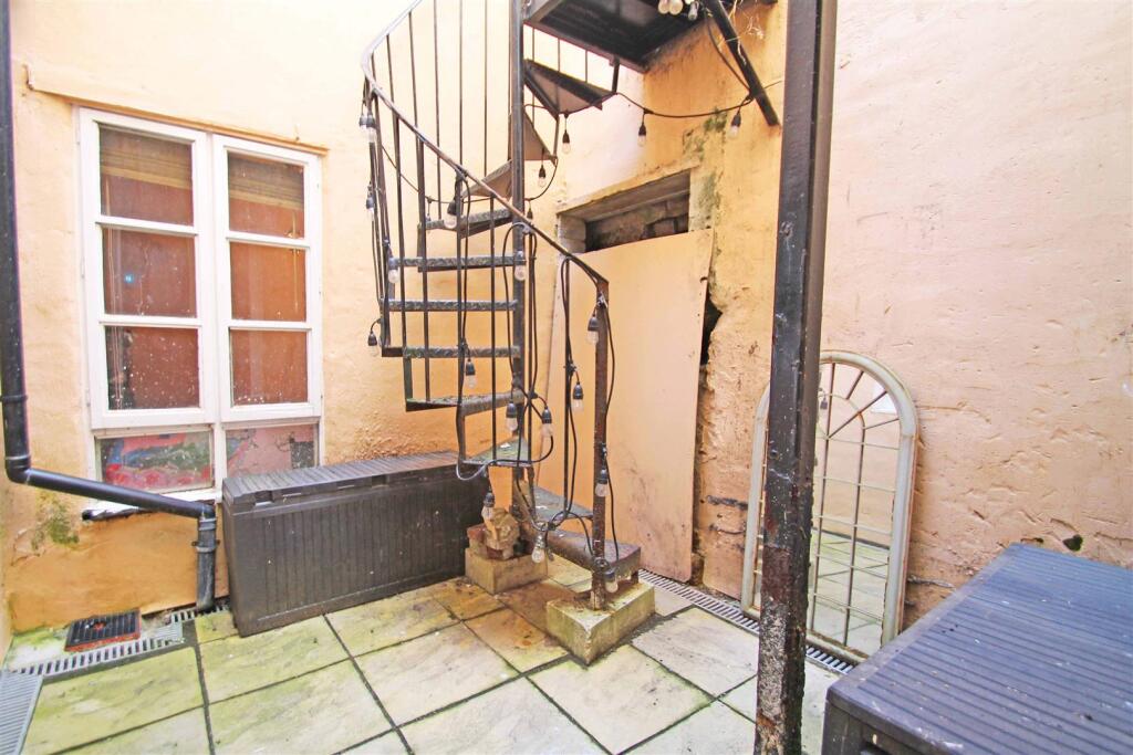 Patio Courtyard