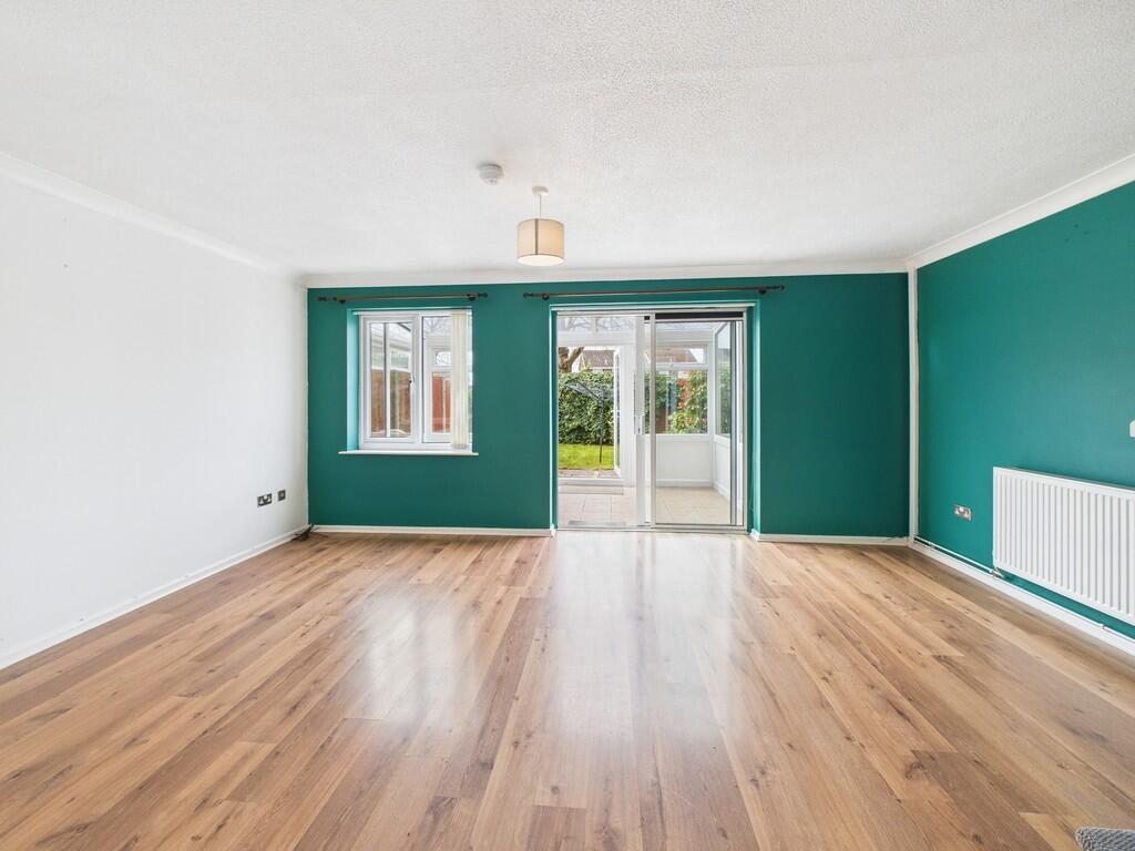 CAM02854G0-PR0355...