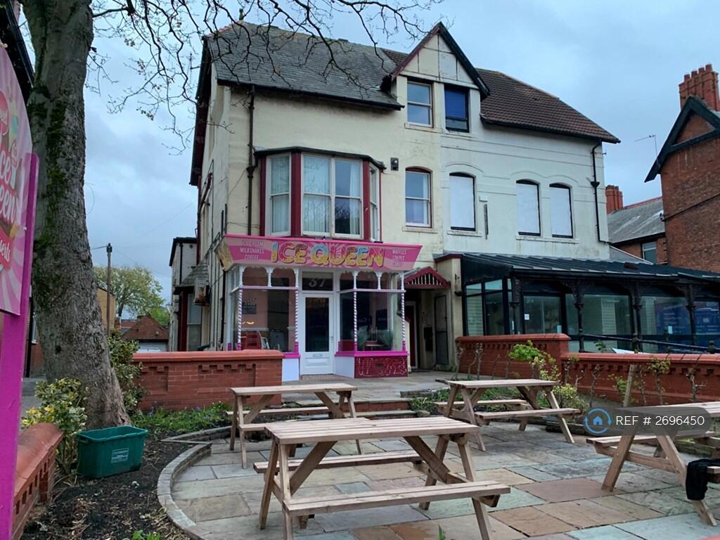 Wood Street, St Annes, FY8