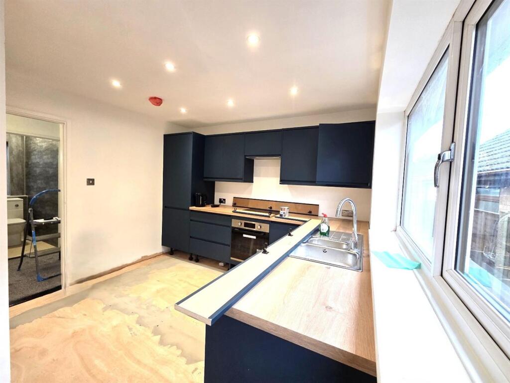 WhatsApp Image 2025-12-06 at 11.20.42_248e1ef9.jpg