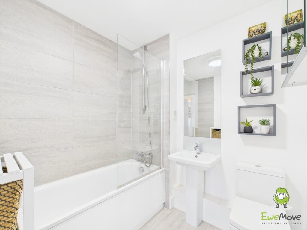 CAM03778G0-PR0188-STILL005