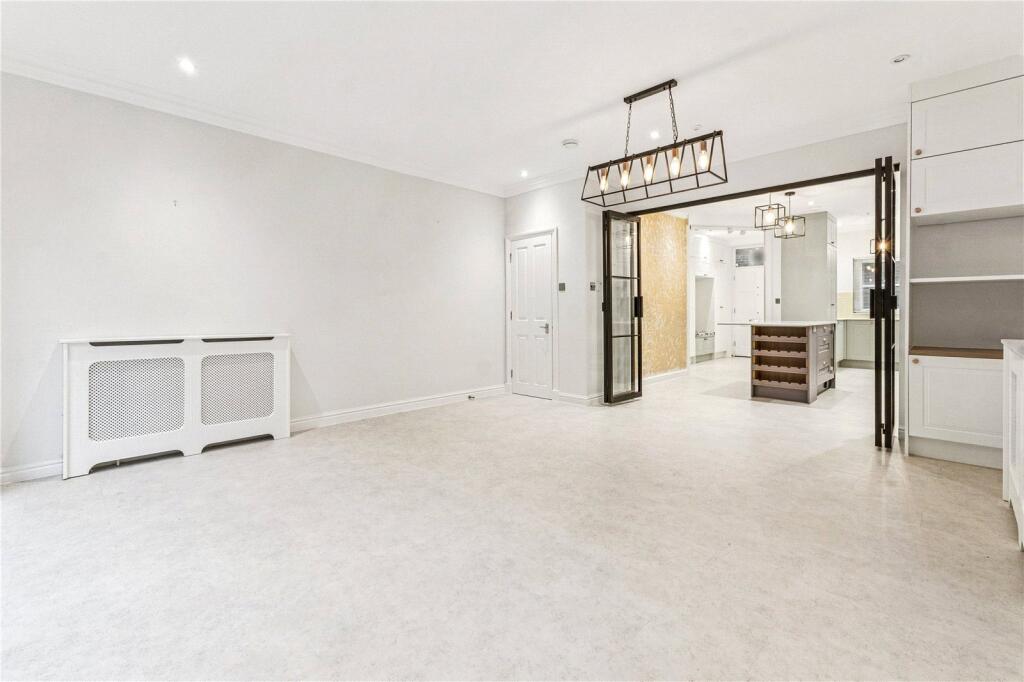 Reception/Kitchen