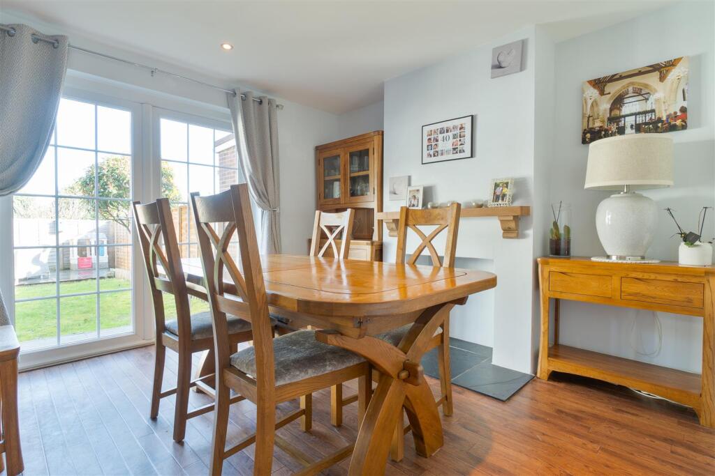 Elm Walk Greenacres15.jpg