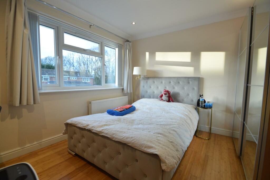 6 Meadow Close bedroom two.JPG