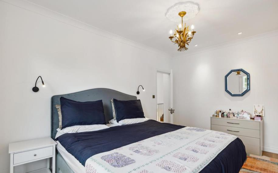 12 haselbury house 5 03.09.png