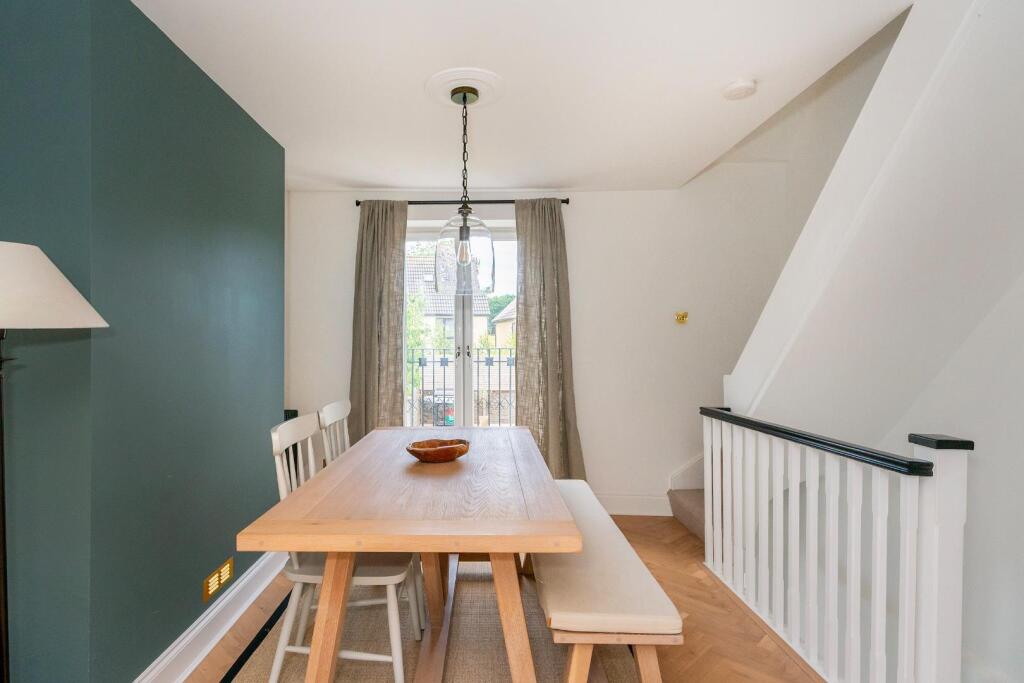 1B0R8WE - Dining Room C.jpg