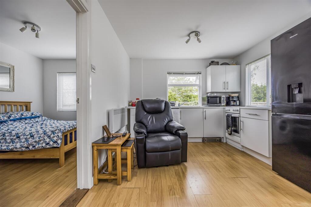 30 Uplands Road, Drayton-PorticoMarketing-SoldBy-3