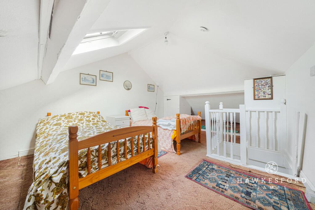 Albion Plane, Newington - Loft room