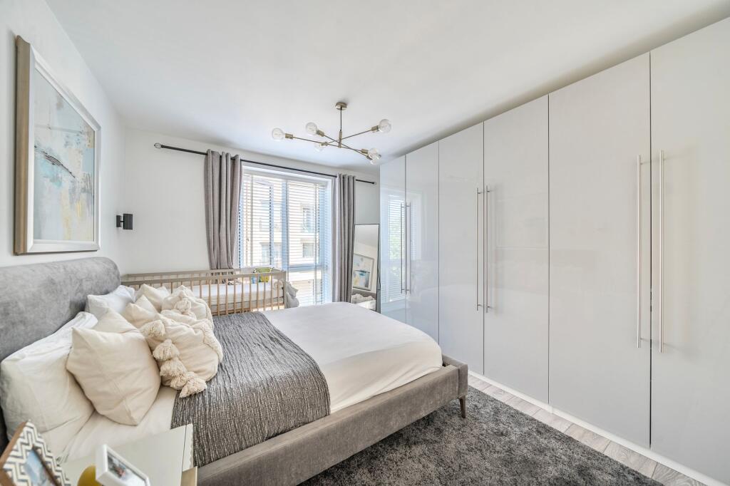 MAIN BEDROOM