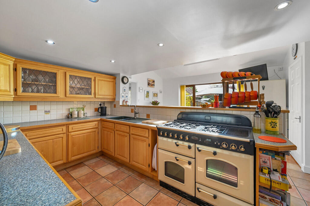 PT-TV-Laburnams-2...