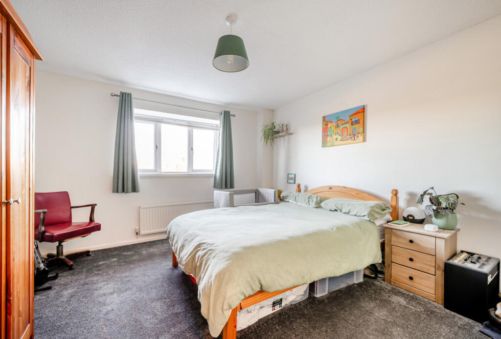 1395153-4-695bea3...