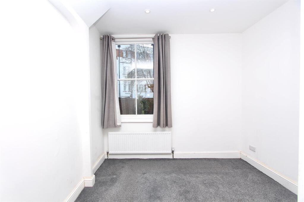 St. Margaret's Avenue, N15