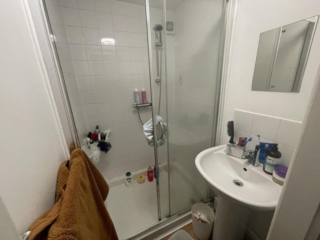 37dr.Shower gf.jpg