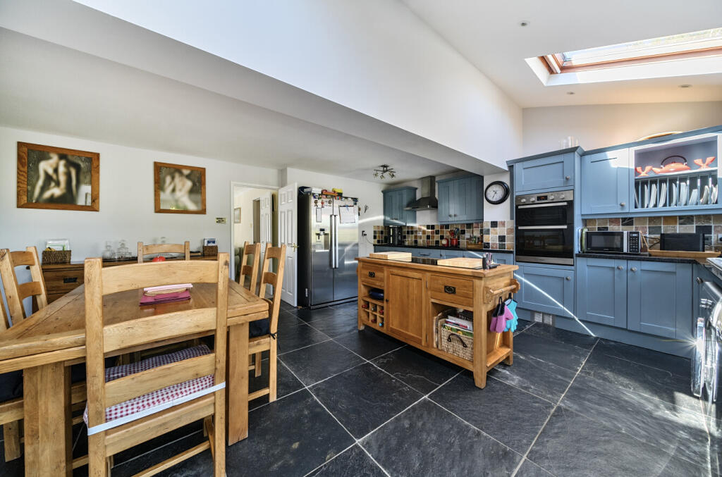 1295445-6-6827126...